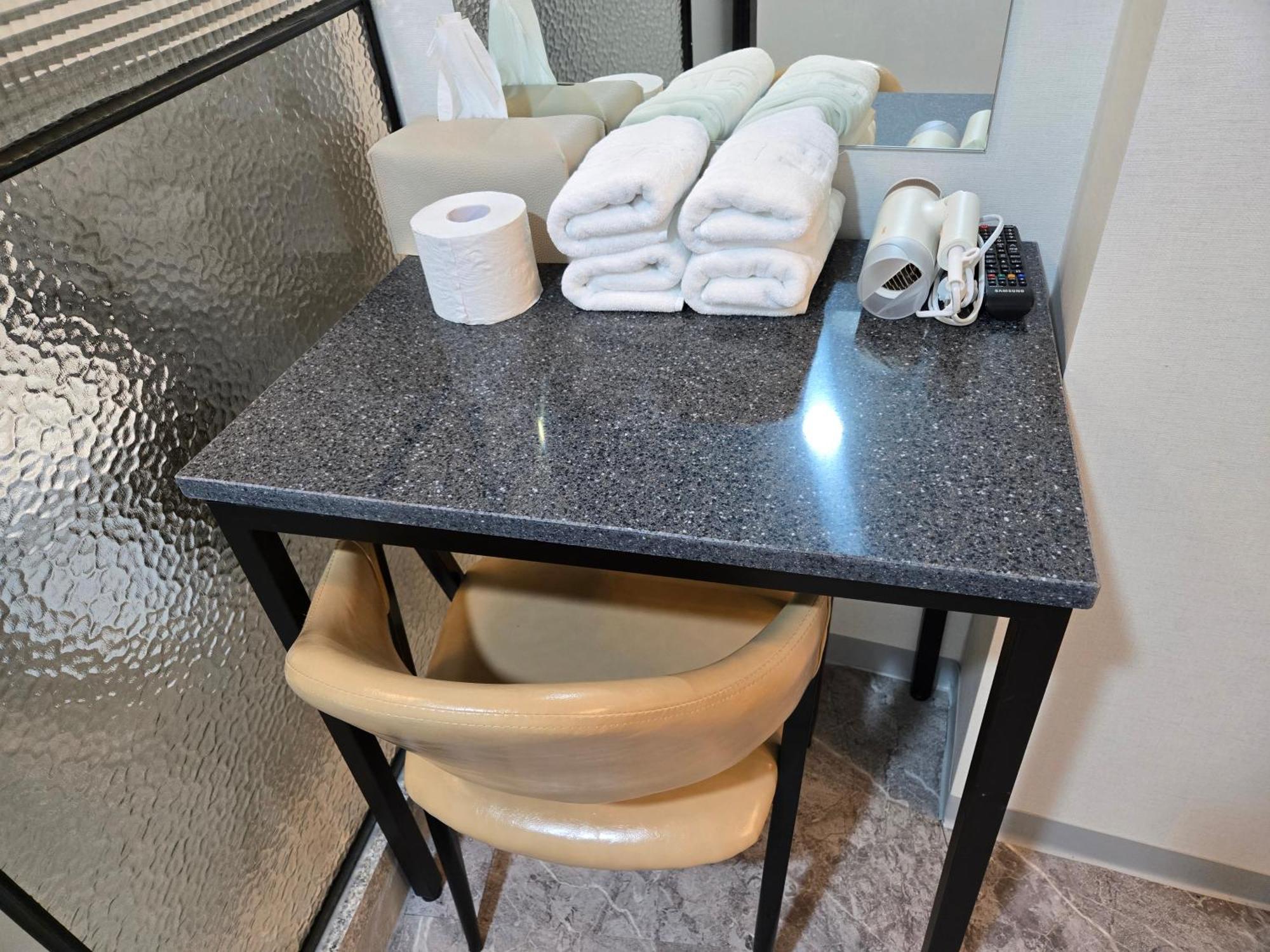 K-Stay Guesthouse Dongdaemun Σεούλ Δωμάτιο φωτογραφία